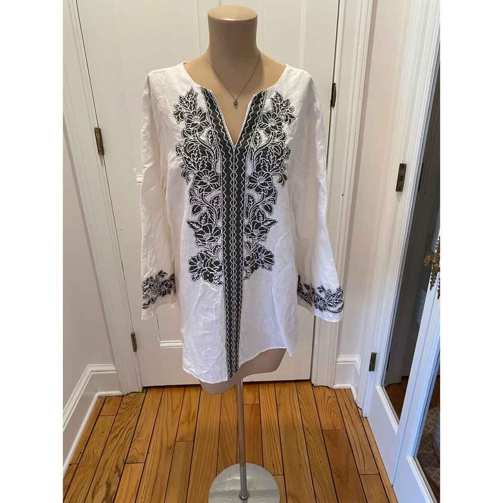Chicos Tunic Top White Black Floral Embroidered V Neck Long Sleeve Size 3